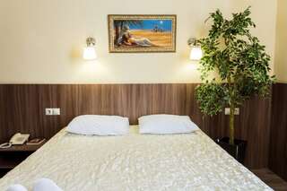 Гостиница Аристоль Уфа Стандарт с двуспальной кроватью коттеджного типа по отдельному адресу Кисловодская 40-6