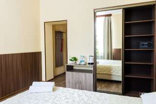 Гостиница Аристоль Уфа Стандарт с двуспальной кроватью коттеджного типа по отдельному адресу Кисловодская 40-3